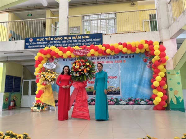 Ảnh khai giảng